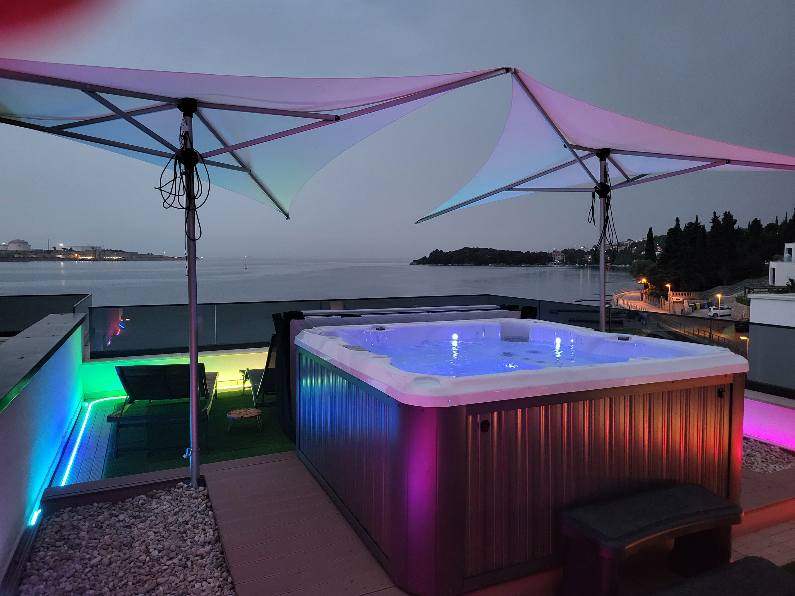Rooftop jacuzzi